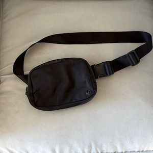 LULULEMON everywhere belt bag 1L